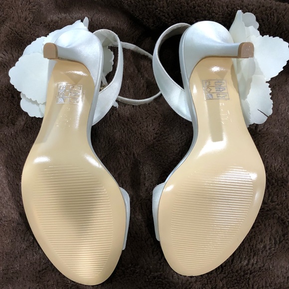 Shoes - Picture 3 of 5